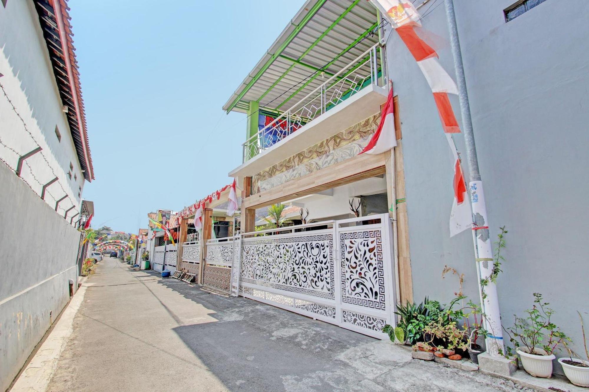 Capital O 92929 Hotel New Tirta Kencana Syariah Tegal  Exterior photo